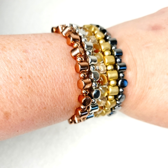 Set of Five Elastic Beaded Bracelets - Picture 4 of 8